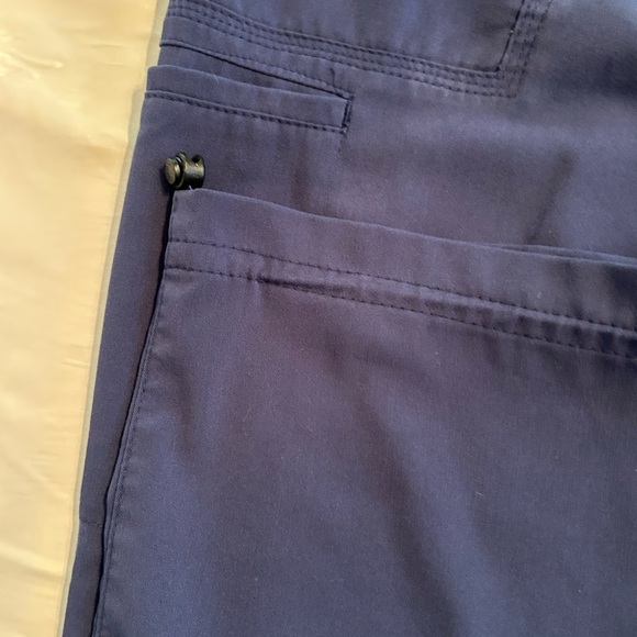 WonderWink Women’s Cargo Scrub Pants in Navy Blue - Picture 3 of 11